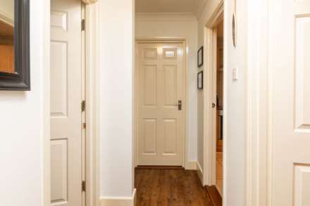 Spacious 1 Bed + Parking, Waverley Crescent, St Saviours Rd, Image 9