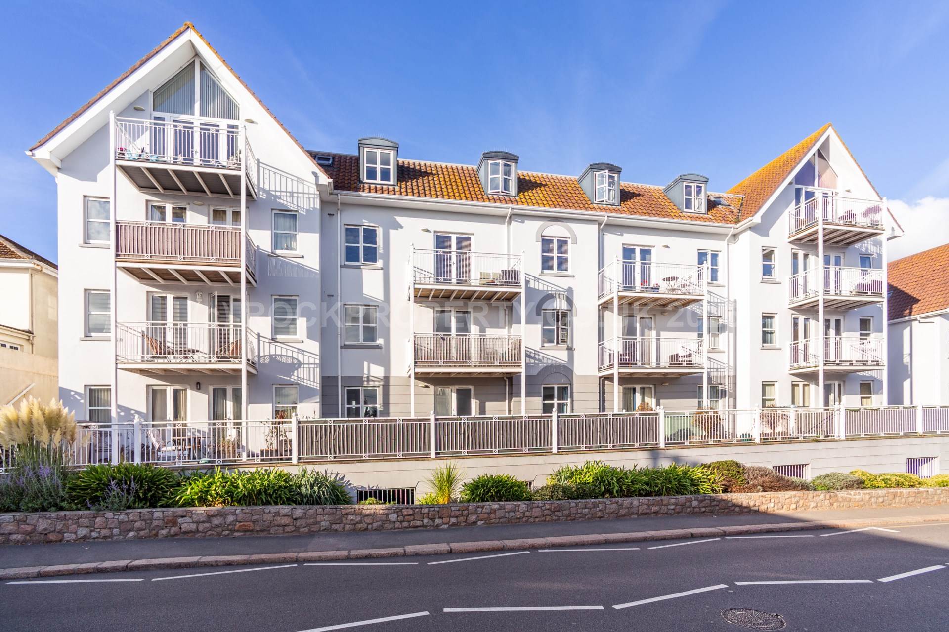 Modern 1 Bed + S/F Balcony, La Route De St Aubin, St Lawrence, Image 2