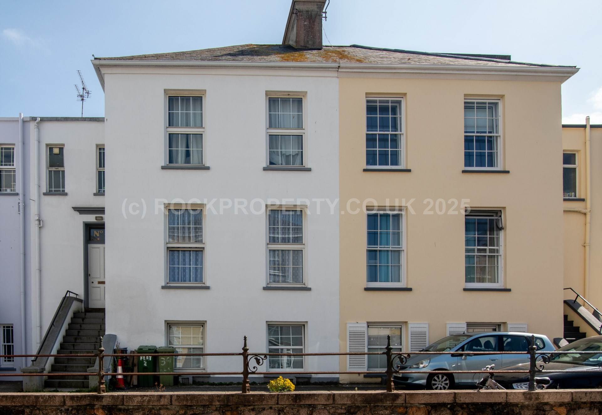 Large 2 Bed Flat + Parking, Town Outskirts, Image 16