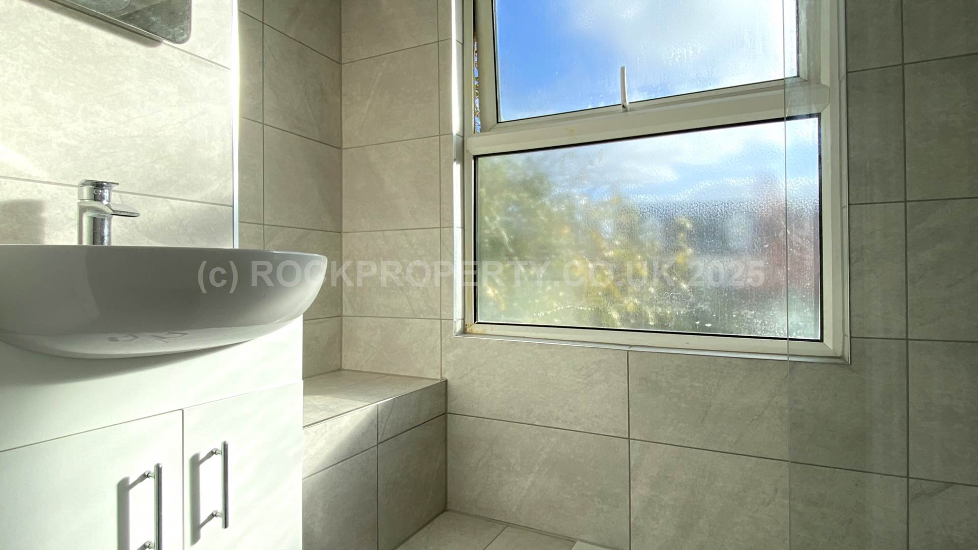 Newly Modernised 1 Bed, Rouge Bouillon, St Helier, Image 12