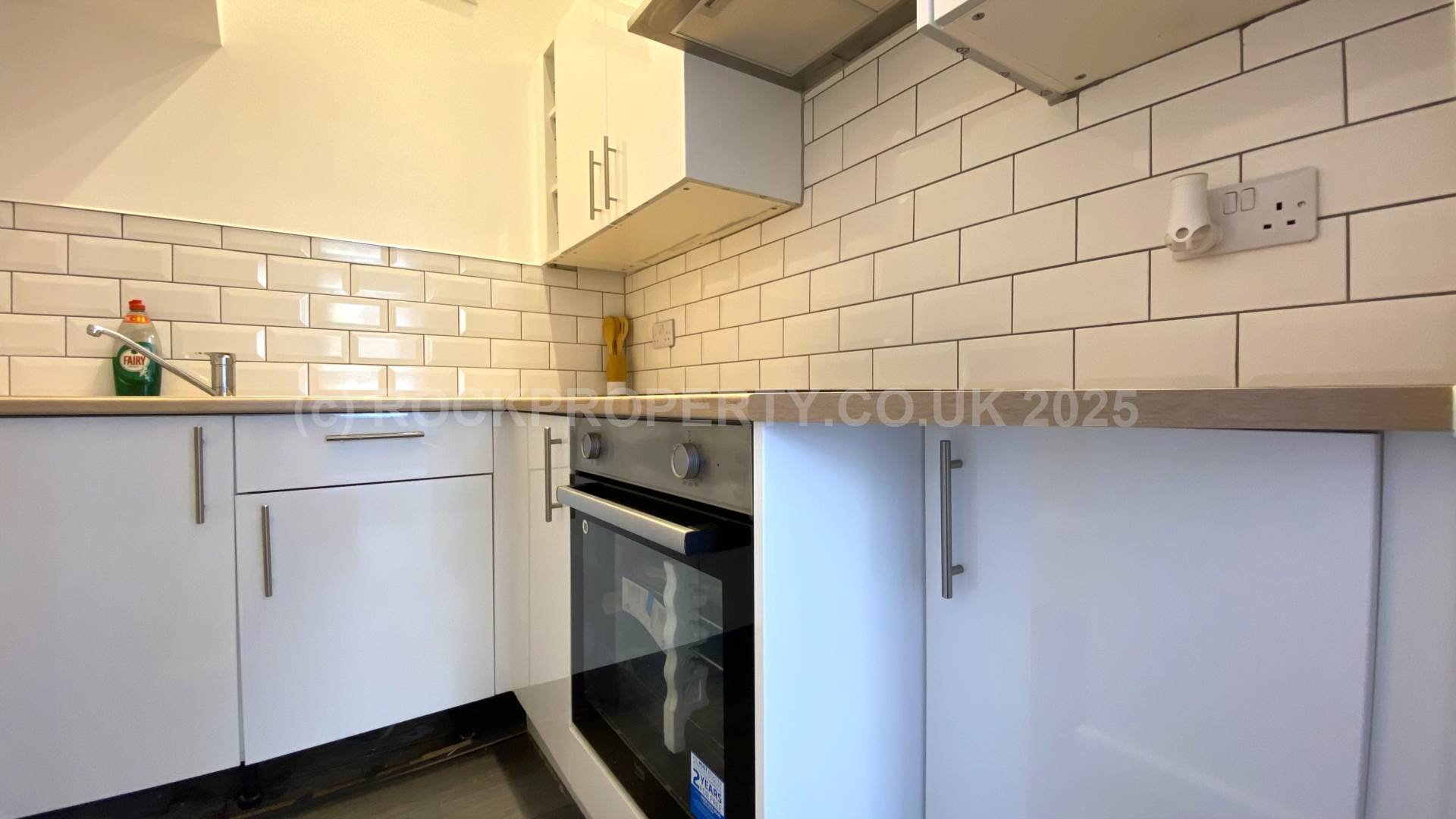 Newly Modernised 1 Bed, Rouge Bouillon, St Helier, Image 8