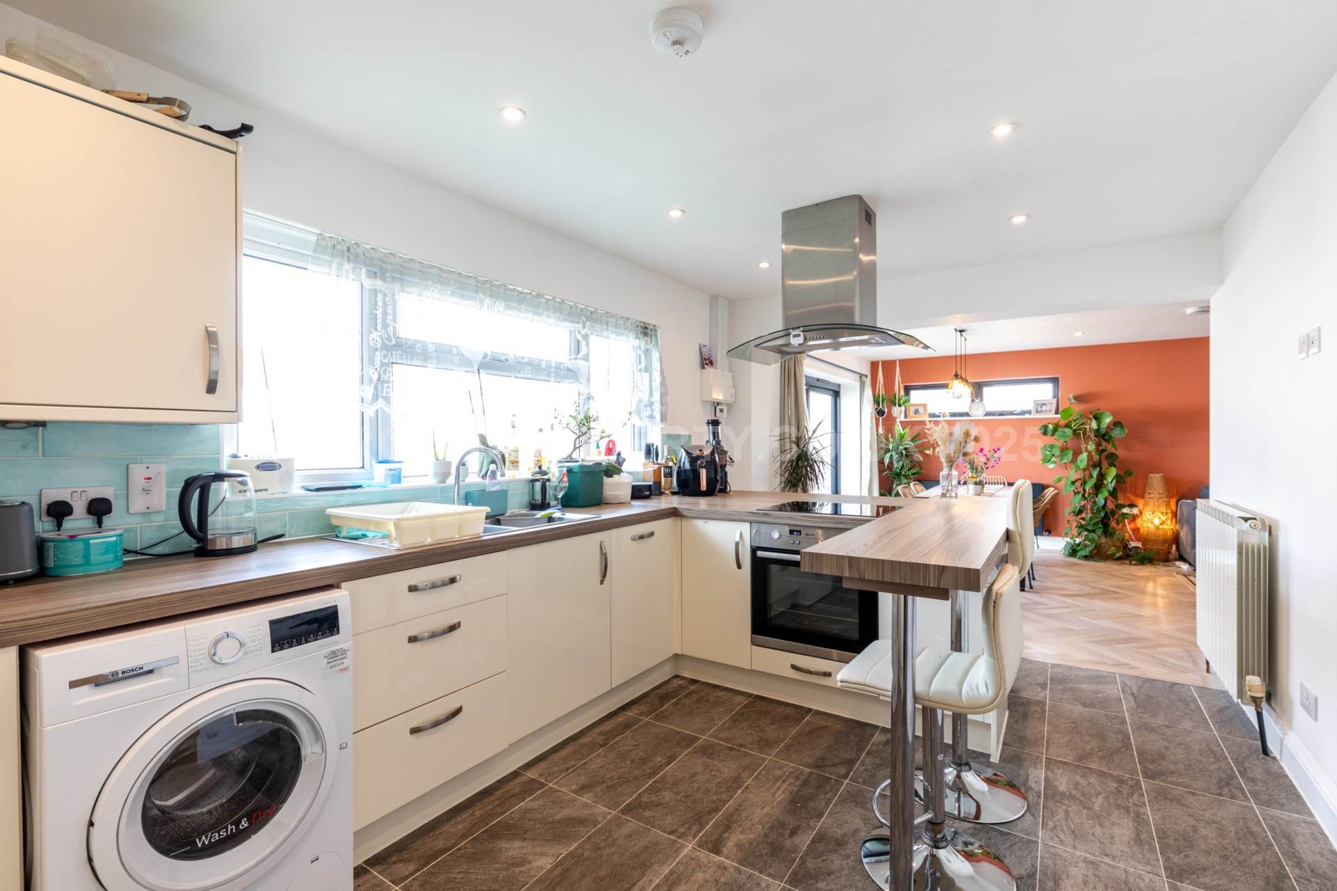 Detached 3 Bed 2 Bath Bungalow, Victoria Road, St Saviour, Image 12