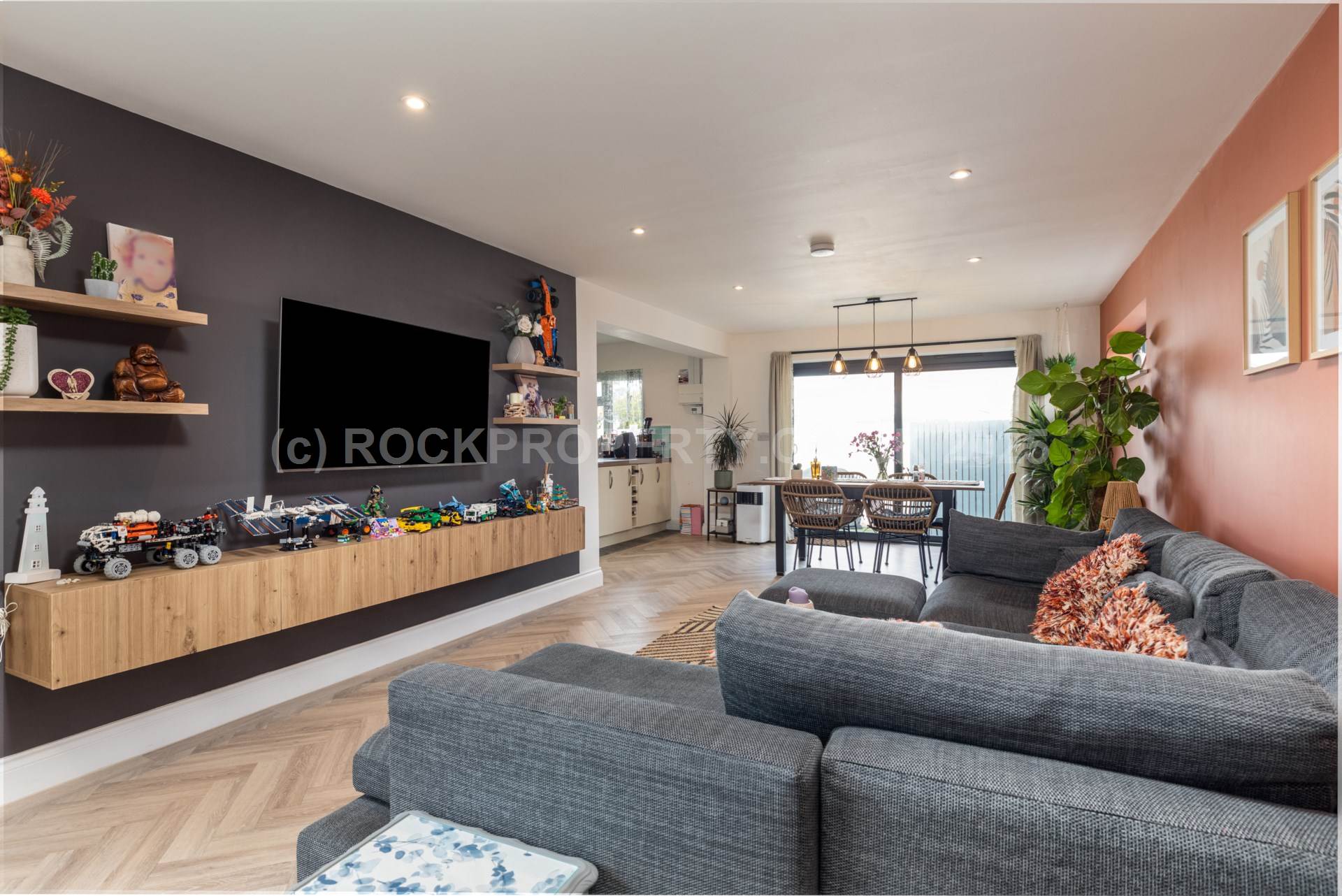 Detached 3 Bed 2 Bath Bungalow, Victoria Road, St Saviour, Image 5