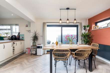 Detached 3 Bed 2 Bath Bungalow, Victoria Road, St Saviour, Image 10