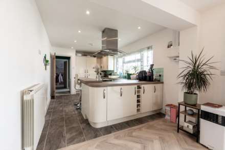 Detached 3 Bed 2 Bath Bungalow, Victoria Road, St Saviour, Image 11