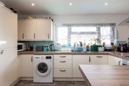 Detached 3 Bed 2 Bath Bungalow, Victoria Road, St Saviour, Image 13