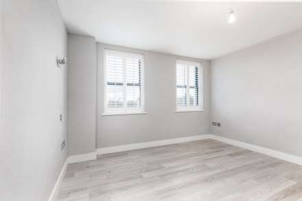 FABULOUS 1 BED + S/F BALCONY, Highfield Country Apartments, Rural Trinity, Image 12