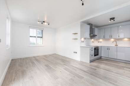 FABULOUS 1 BED + S/F BALCONY, Highfield Country Apartments, Rural Trinity, Image 6