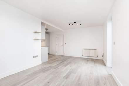 FABULOUS 1 BED + S/F BALCONY, Highfield Country Apartments, Rural Trinity, Image 8