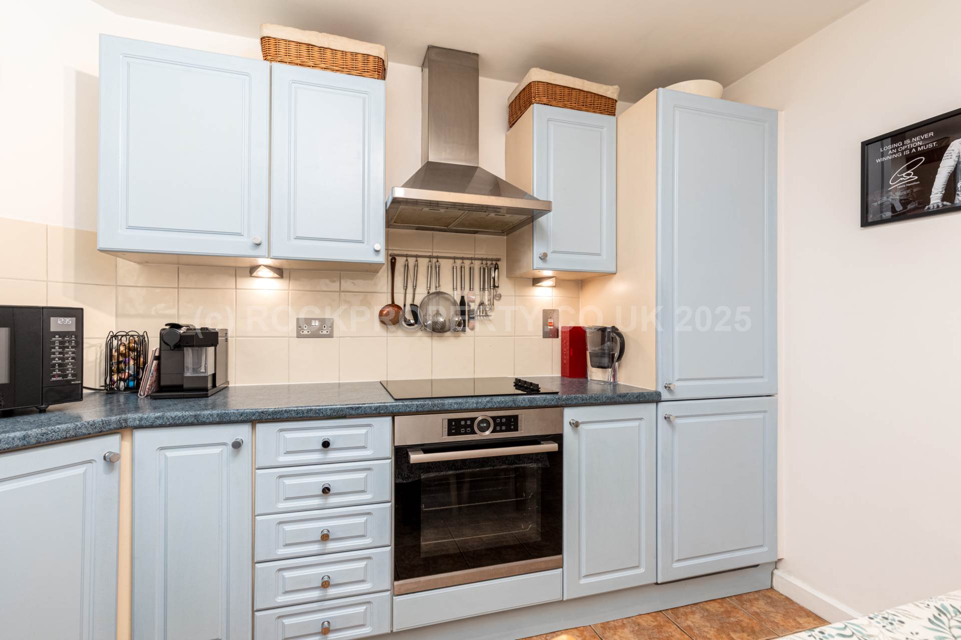 LARGE 2 BED GROUND FLOOR, Century Buildings, Patriotic St, Image 10