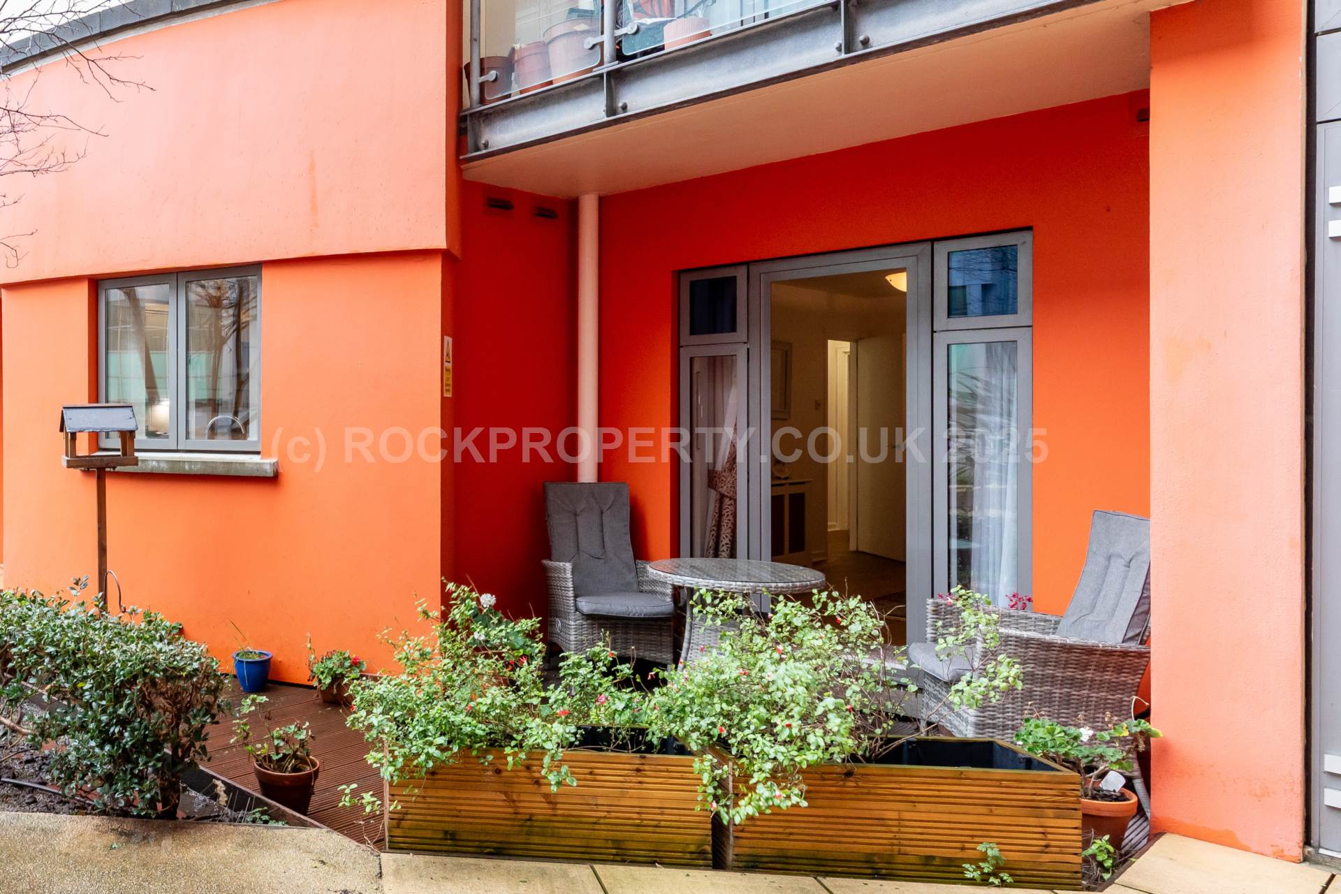 LARGE 2 BED GROUND FLOOR, Century Buildings, Patriotic St, Image 7