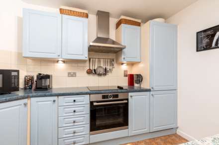 LARGE 2 BED GROUND FLOOR, Century Buildings, Patriotic St, Image 10