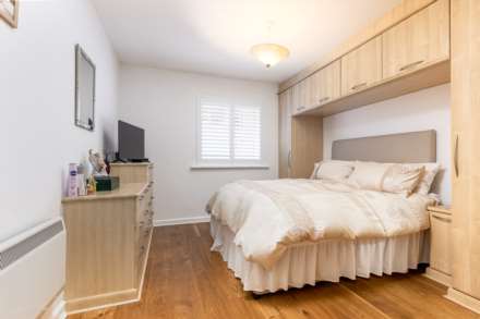 LARGE 2 BED GROUND FLOOR, Century Buildings, Patriotic St, Image 15