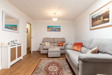 LARGE 2 BED GROUND FLOOR, Century Buildings, Patriotic St, Image 3