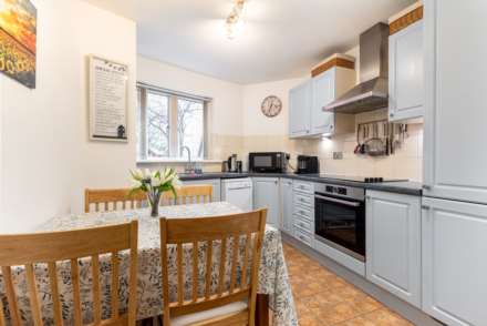 LARGE 2 BED GROUND FLOOR, Century Buildings, Patriotic St, Image 8