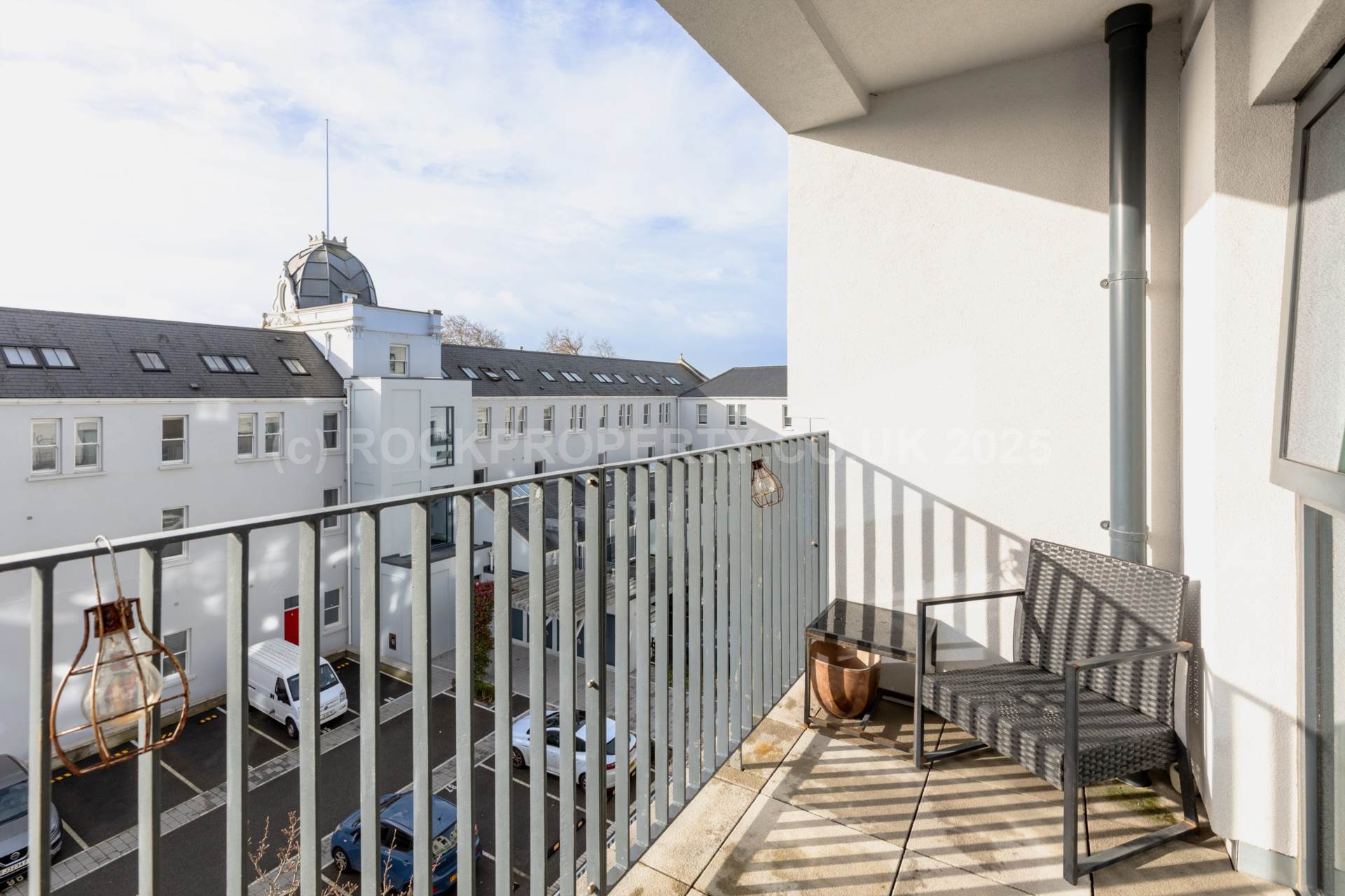 1 Bed + Sunny S/F Balcony, College Gardens, La Pouquelaye, Image 1