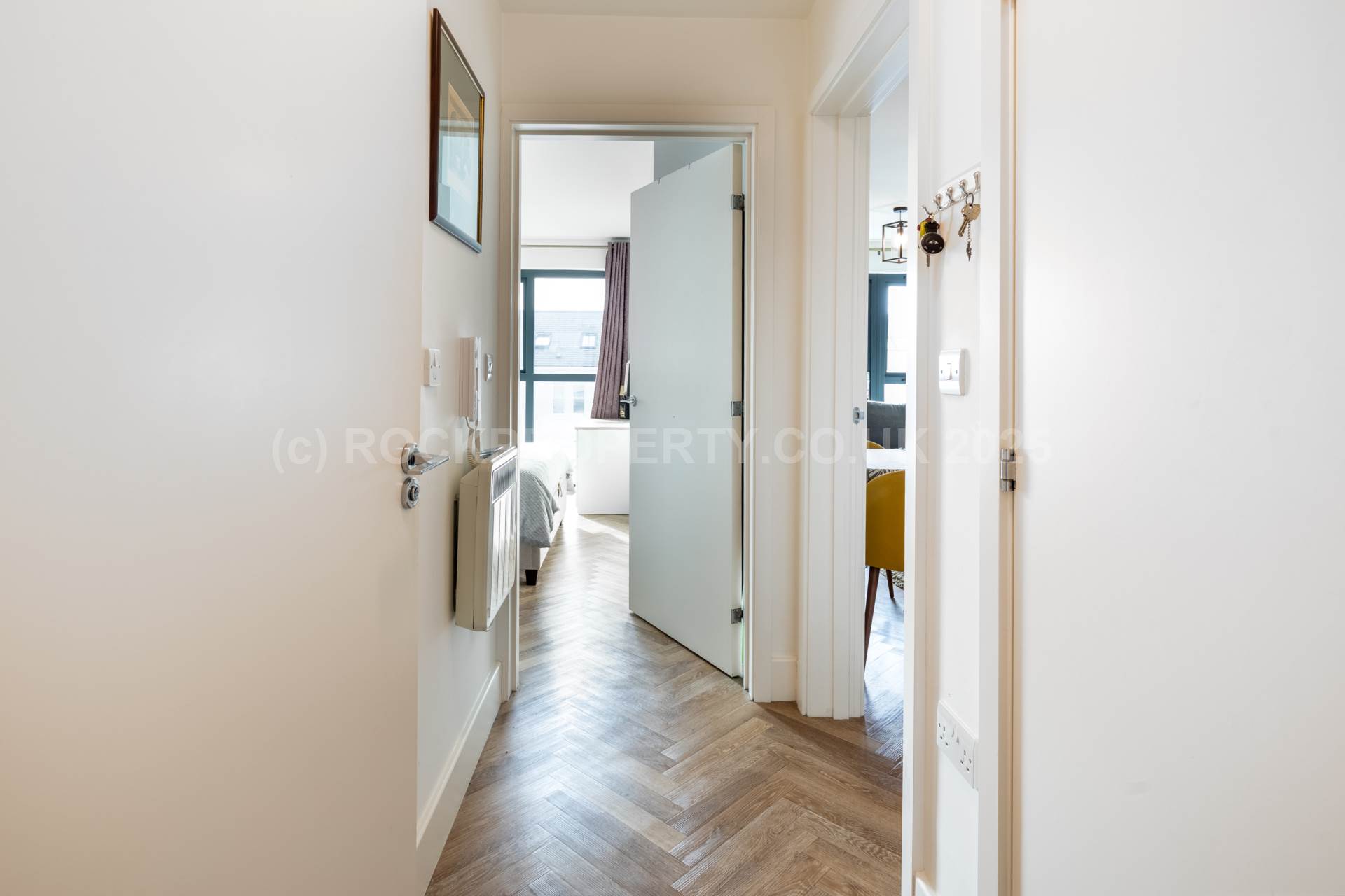 1 Bed + Sunny S/F Balcony, College Gardens, La Pouquelaye, Image 11