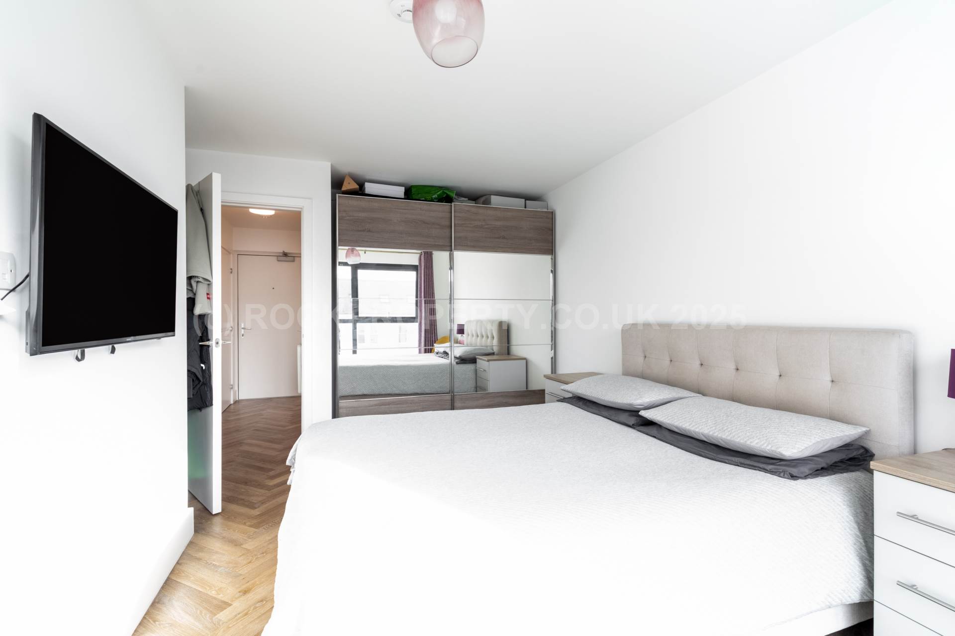 1 Bed + Sunny S/F Balcony, College Gardens, La Pouquelaye, Image 13