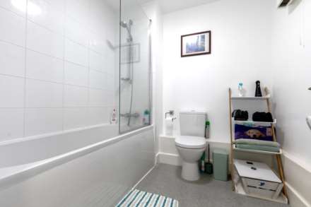 1 Bed + Sunny S/F Balcony, College Gardens, La Pouquelaye, Image 15