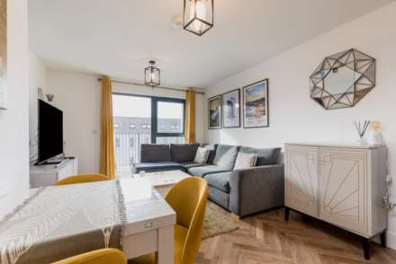 1 Bed + Sunny S/F Balcony, College Gardens, La Pouquelaye, Image 5