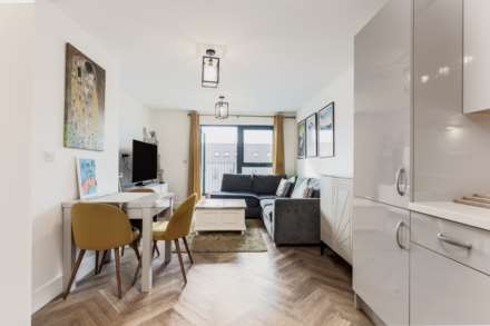 1 Bed + Sunny S/F Balcony, College Gardens, La Pouquelaye, Image 9