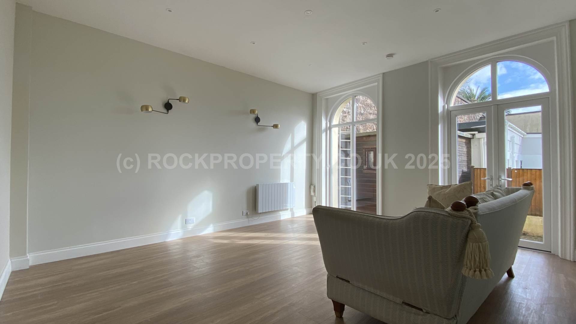 Large 1 Bed Flat + Garden & Parking, Kingsworthy, St Lawrence, Image 2