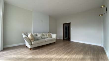 Large 1 Bed Flat + Garden & Parking, Kingsworthy, St Lawrence, Image 3