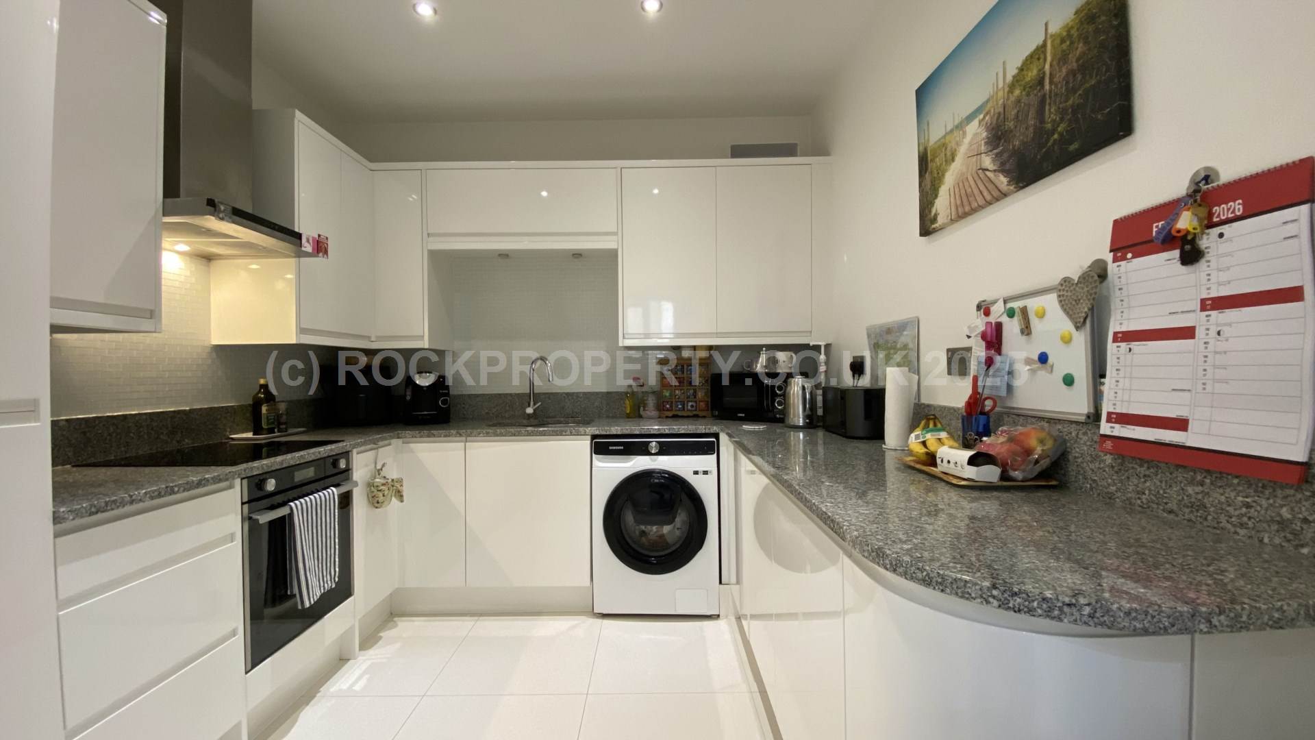 Large 2 Double Bed + Parking, Royal Bank Court, Mont Millais, Image 1