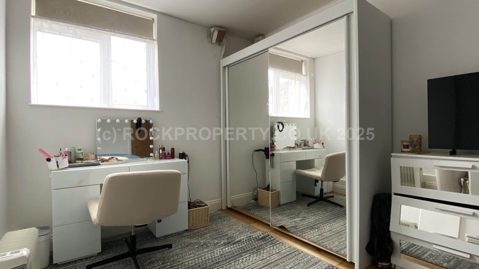 Large 2 Double Bed + Parking, Royal Bank Court, Mont Millais, Image 11