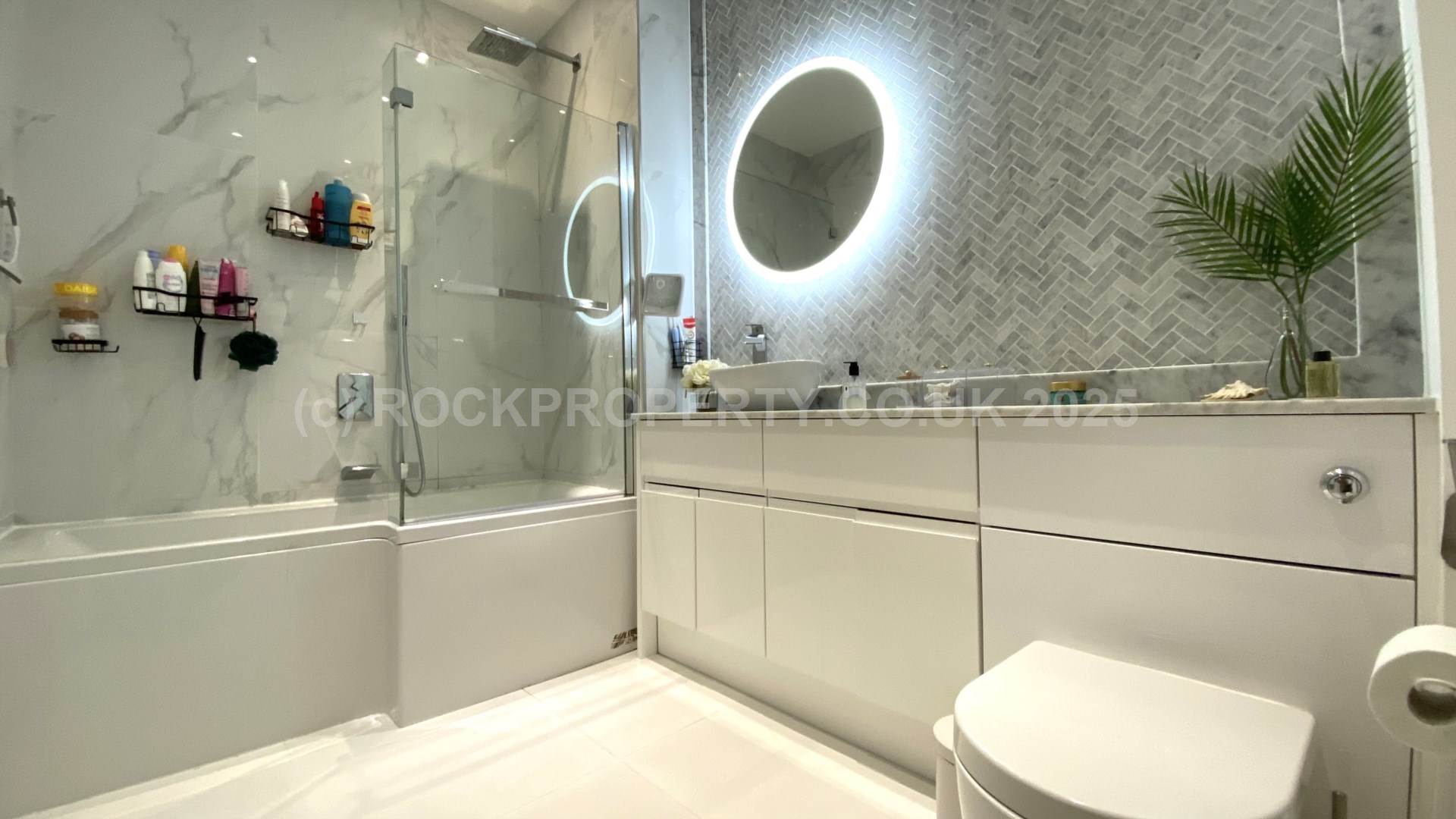 Large 2 Double Bed + Parking, Royal Bank Court, Mont Millais, Image 14