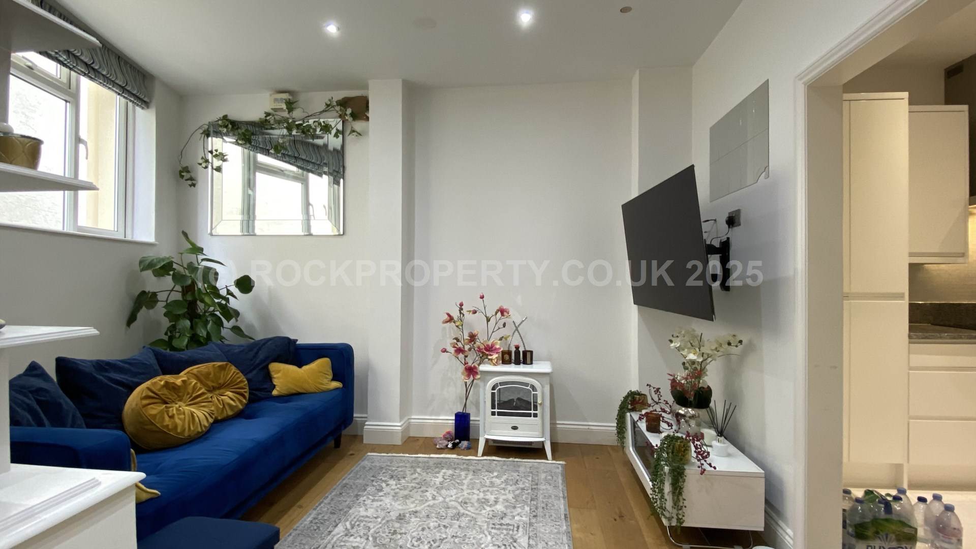 Large 2 Double Bed + Parking, Royal Bank Court, Mont Millais, Image 4