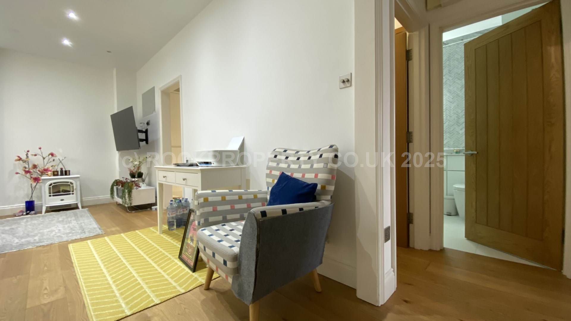 Large 2 Double Bed + Parking, Royal Bank Court, Mont Millais, Image 8