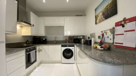 Large 2 Double Bed + Parking, Royal Bank Court, Mont Millais, Image 1