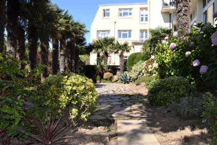 Large 2 Double Bed + Parking, Royal Bank Court, Mont Millais, Image 16