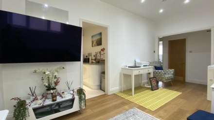 Large 2 Double Bed + Parking, Royal Bank Court, Mont Millais, Image 3