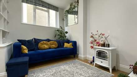 Large 2 Double Bed + Parking, Royal Bank Court, Mont Millais, Image 5