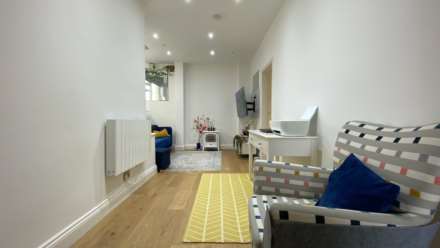 Large 2 Double Bed + Parking, Royal Bank Court, Mont Millais, Image 7