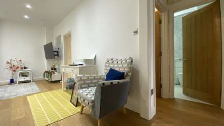 Large 2 Double Bed + Parking, Royal Bank Court, Mont Millais, Image 8