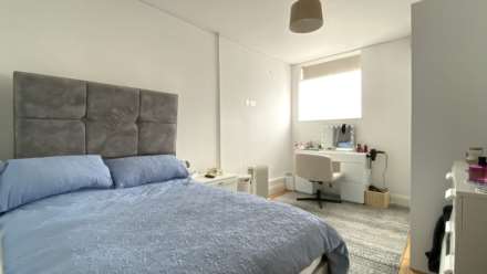 Large 2 Double Bed + Parking, Royal Bank Court, Mont Millais, Image 9