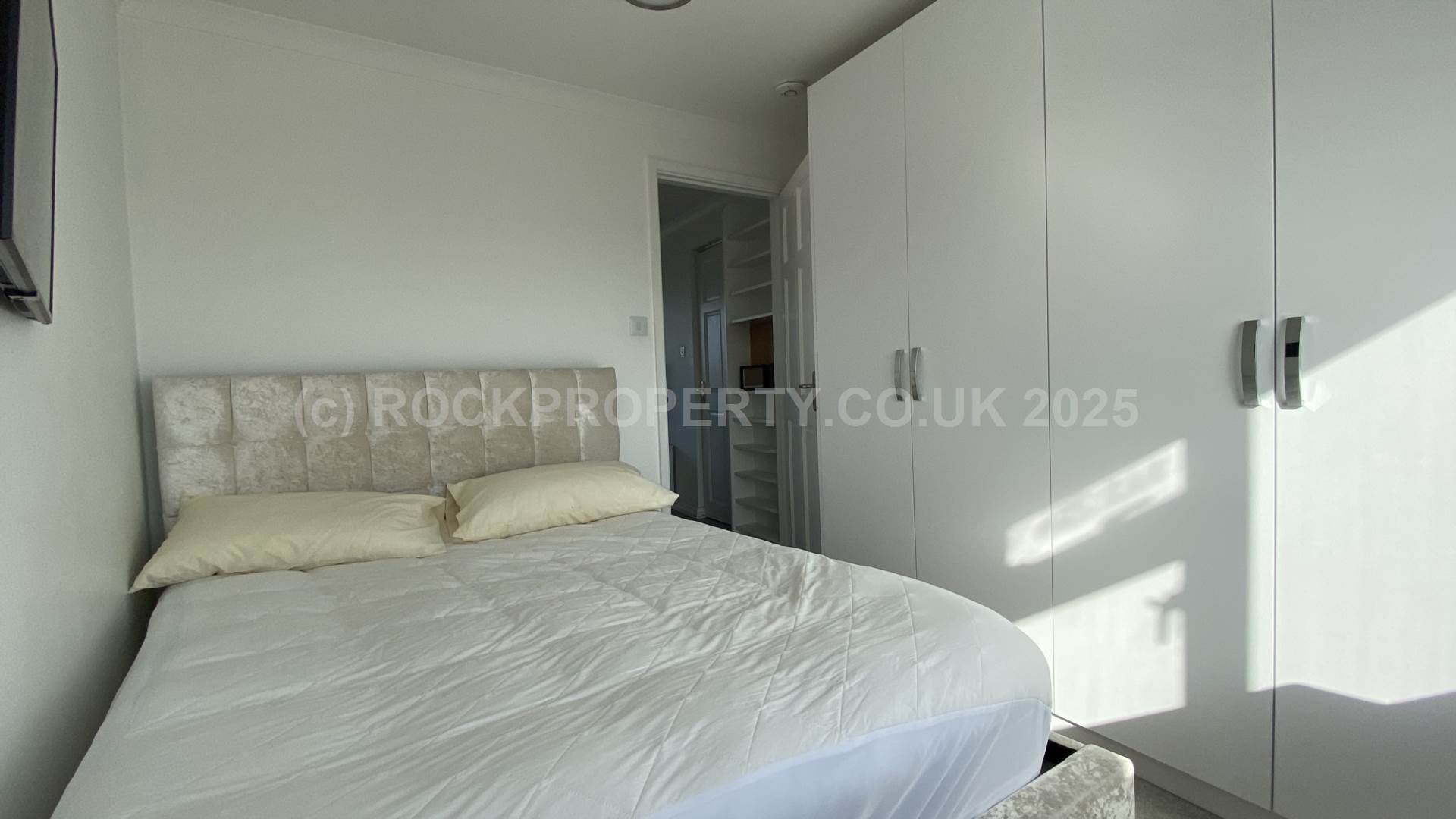 Modern 1 Bed with Garage, Sunshine Avenue, St Saviour, Image 9