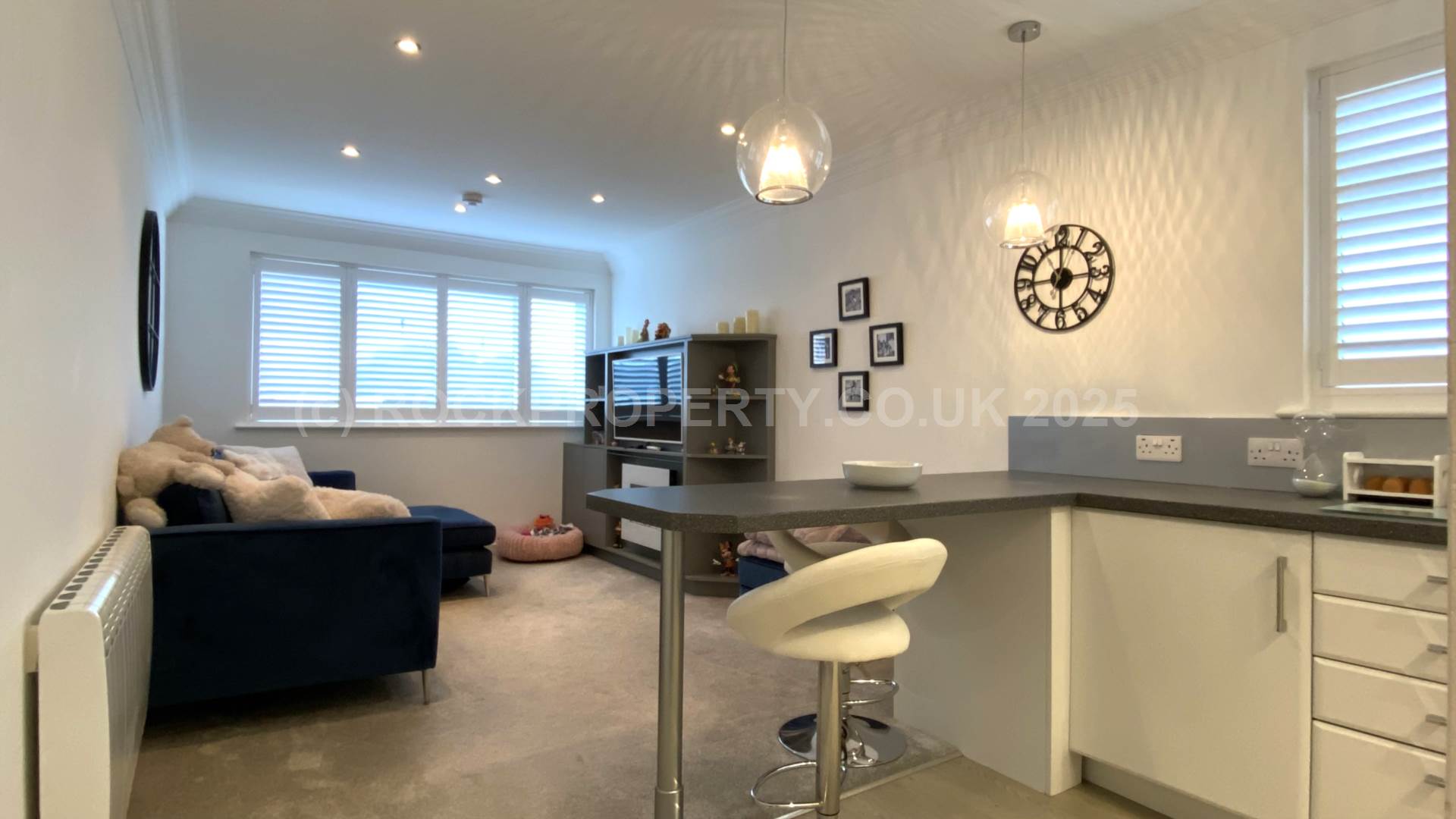 Large Modern 1 Bed + Parking, Coast Road, Grouville, Image 2