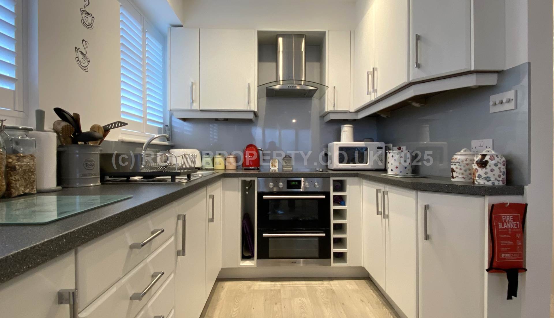 Large Modern 1 Bed + Parking, Coast Road, Grouville, Image 4