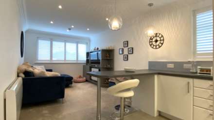 Large Modern 1 Bed + Parking, Coast Road, Grouville, Image 2