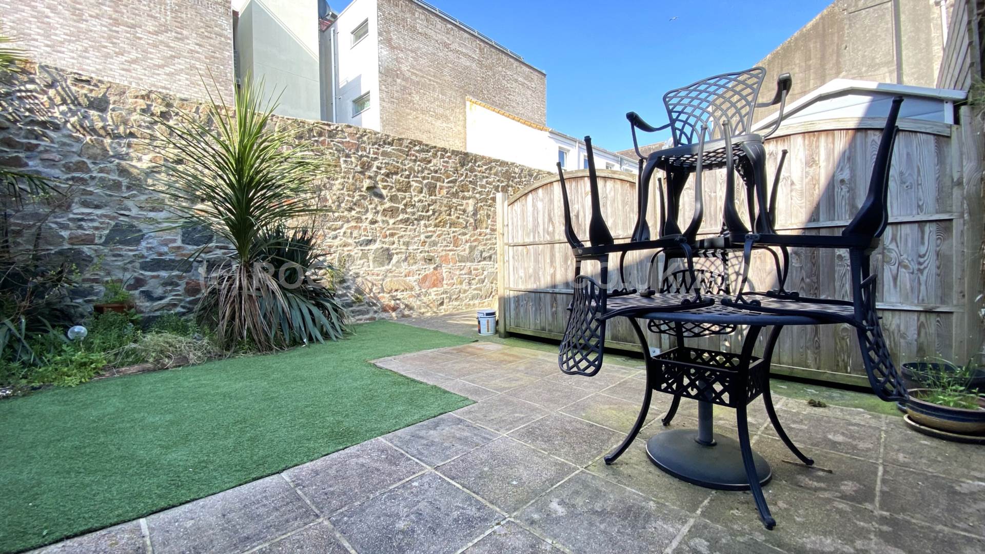 LOVELY 2 BED COTTAGE, The Parade, St Helier, Image 19