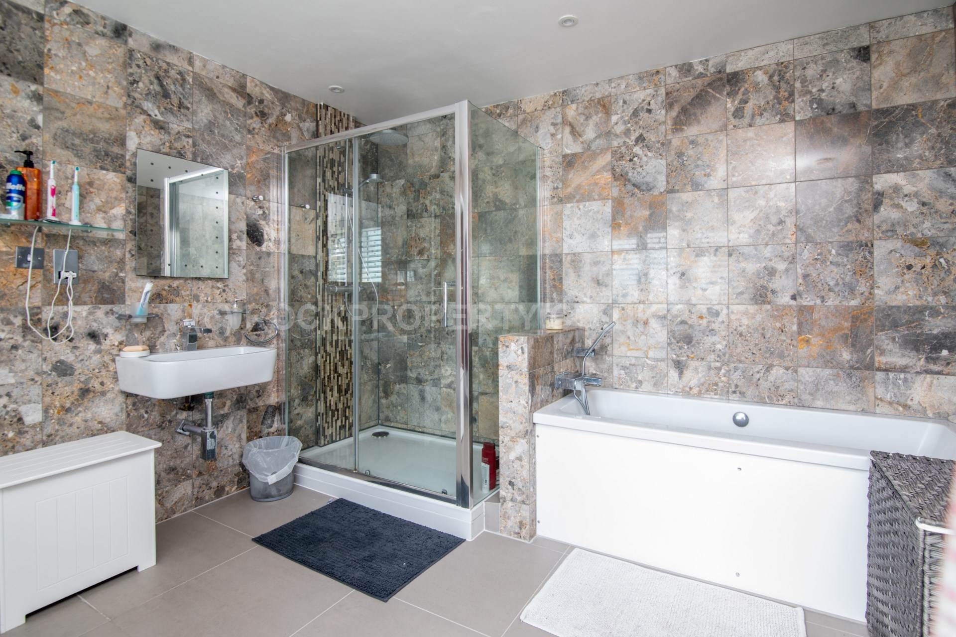 DETACHED 4 BED 2 BATH HOME, Le Clos Du Roncherez, St Brelade, Image 20