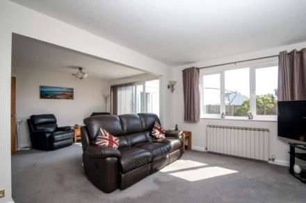 DETACHED 4 BED 2 BATH HOME, Le Clos Du Roncherez, St Brelade, Image 14