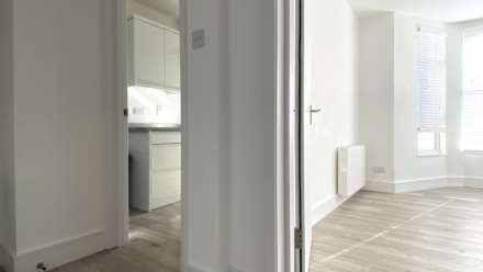 Modern 1 Bed / Close to Beach, Coast Road, St Helier, Image 17