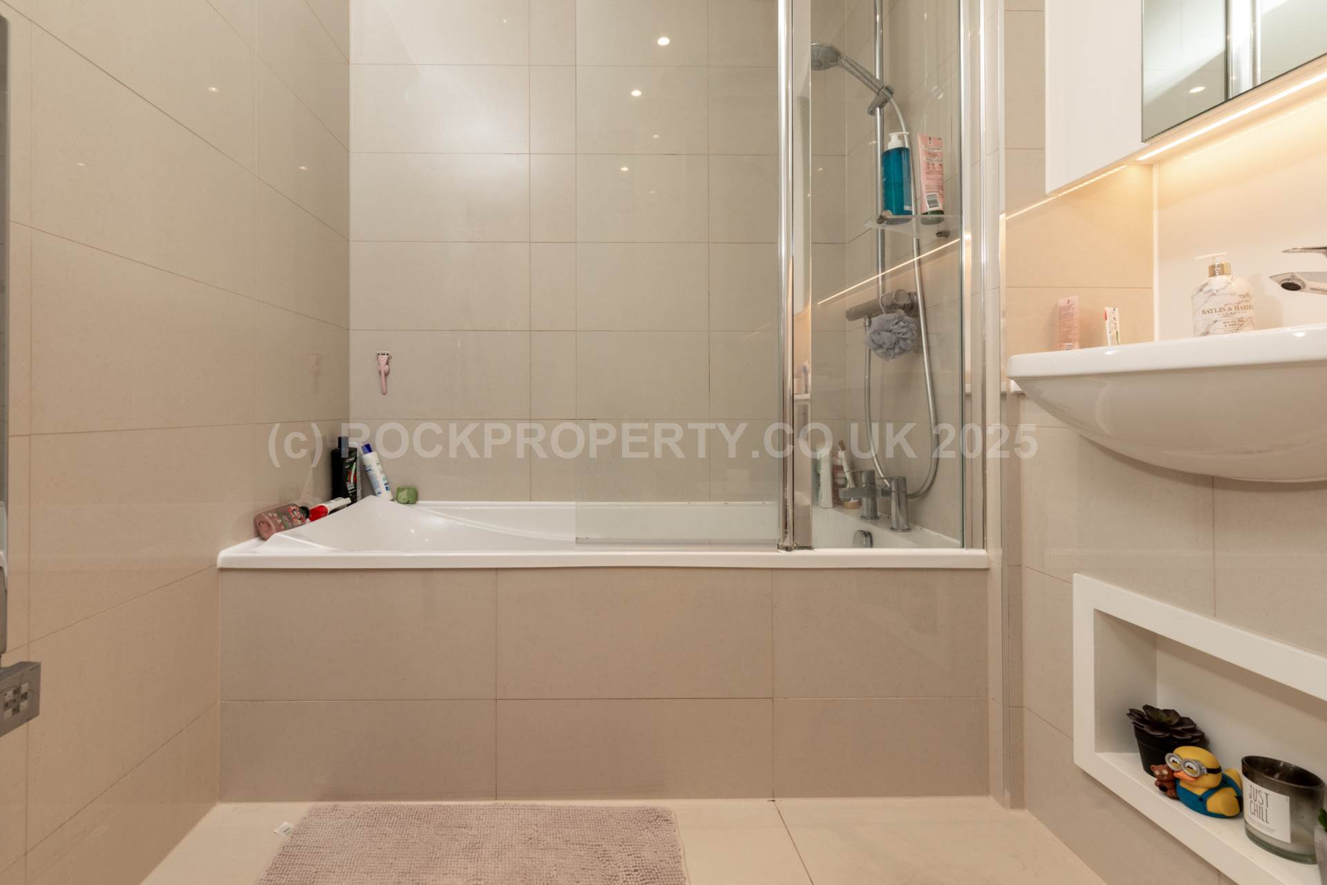 2 Double Beds + Balcony, The Soane, St Helier, Image 15