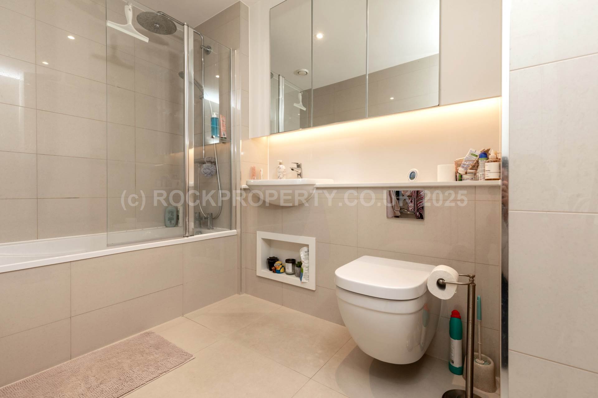 2 Double Beds + Balcony, The Soane, St Helier, Image 16