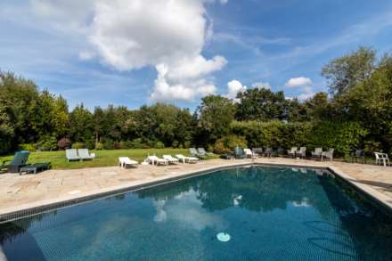 Fabulous 1 Bed Home, Highfield Country Apartments, Rural Trinity, Image 5
